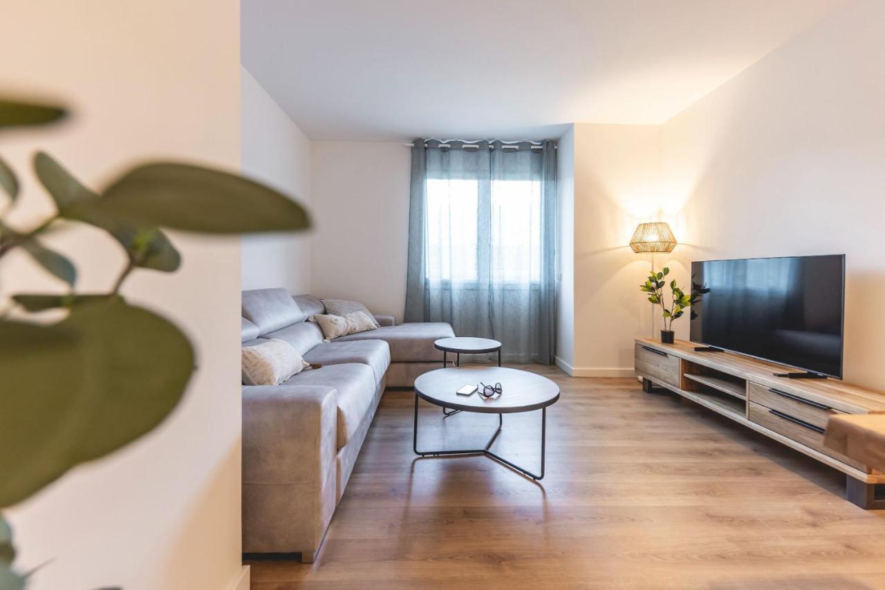 Bravissimo Afra, 2-Bedroom Apartment Χιρόνα Εξωτερικό φωτογραφία